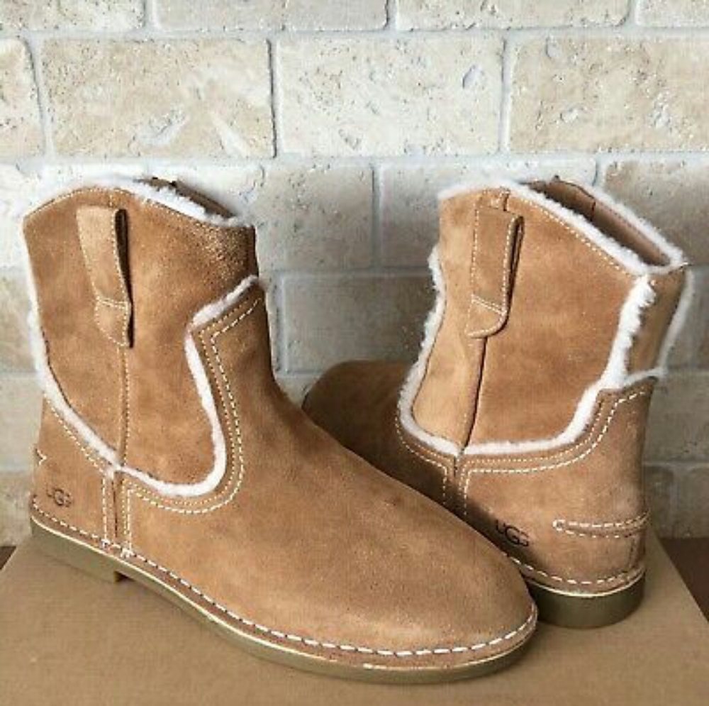 *New* UGG Catica Boots 9.5 Brown Fur Cowboy Chic